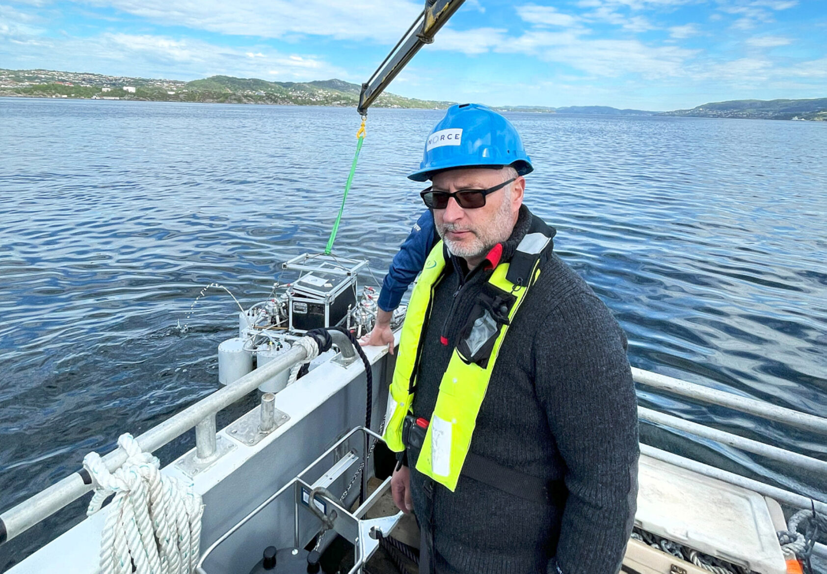 Andreas R. Graven, Alessio Gomiero on a cruise in the city fjord in Bergen with the EU project FACTS. Here they took samples of microplastic., Alessio byfjorden 1, , 