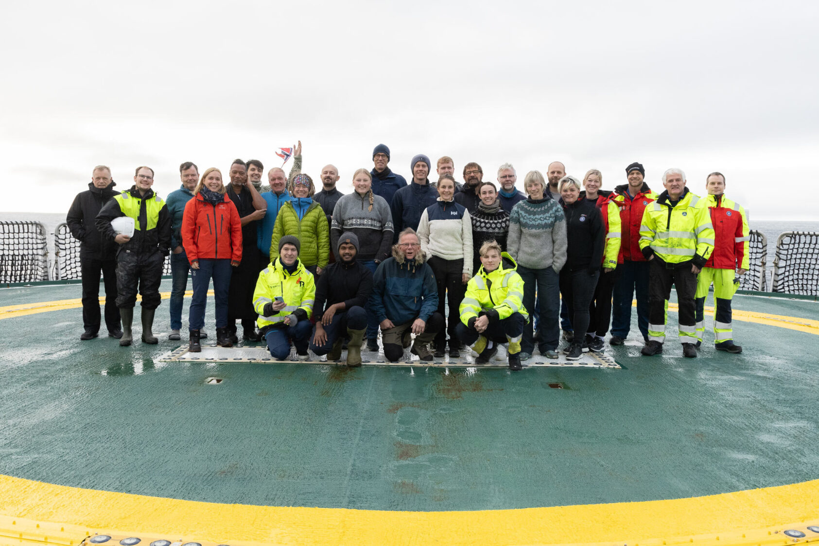 Daniel Albert, GoNorth/SINTEF, Left to right: Bjørn Runar Olsen and Frank Jakobsen (UiT), Dag Inge Blindheim (NORCE), Jasmin Schönenberger (NGU), Kenneth Reece (HI), Alexander Minakov (UiO), Stig Monsen (UiB), Katja Häkli (NORCE), Andreas Wolden (HI), Cecilie Thaarup (UNIS), Thomas Funck (GEUS), Oskar Gjesdal Veggeland (NTNU), Nicki Riber Andreasen (GST), Amandine Tisserand (NORCE), Per Trinhammer (Aarhus Universitet), Hannah Rose Babel (UiB), Jan Sverre Laberg (UiT), Bjørg Risebrobakken (NORCE), Knut Tarberg (HI), Gunn Monika Røttingen (HI), Rebecca Torsvik (HI), Benjamin Farstad Knotten (HI), Morten Innvær (HI), Mathias Molvik (HI). In front: Daniel Albert (SINTEF), Ashiqul Alam Khan (NTNU), Lars Rasmussen (GEUS), Marius Hufthammer (HI)., IMG 4635b, ,