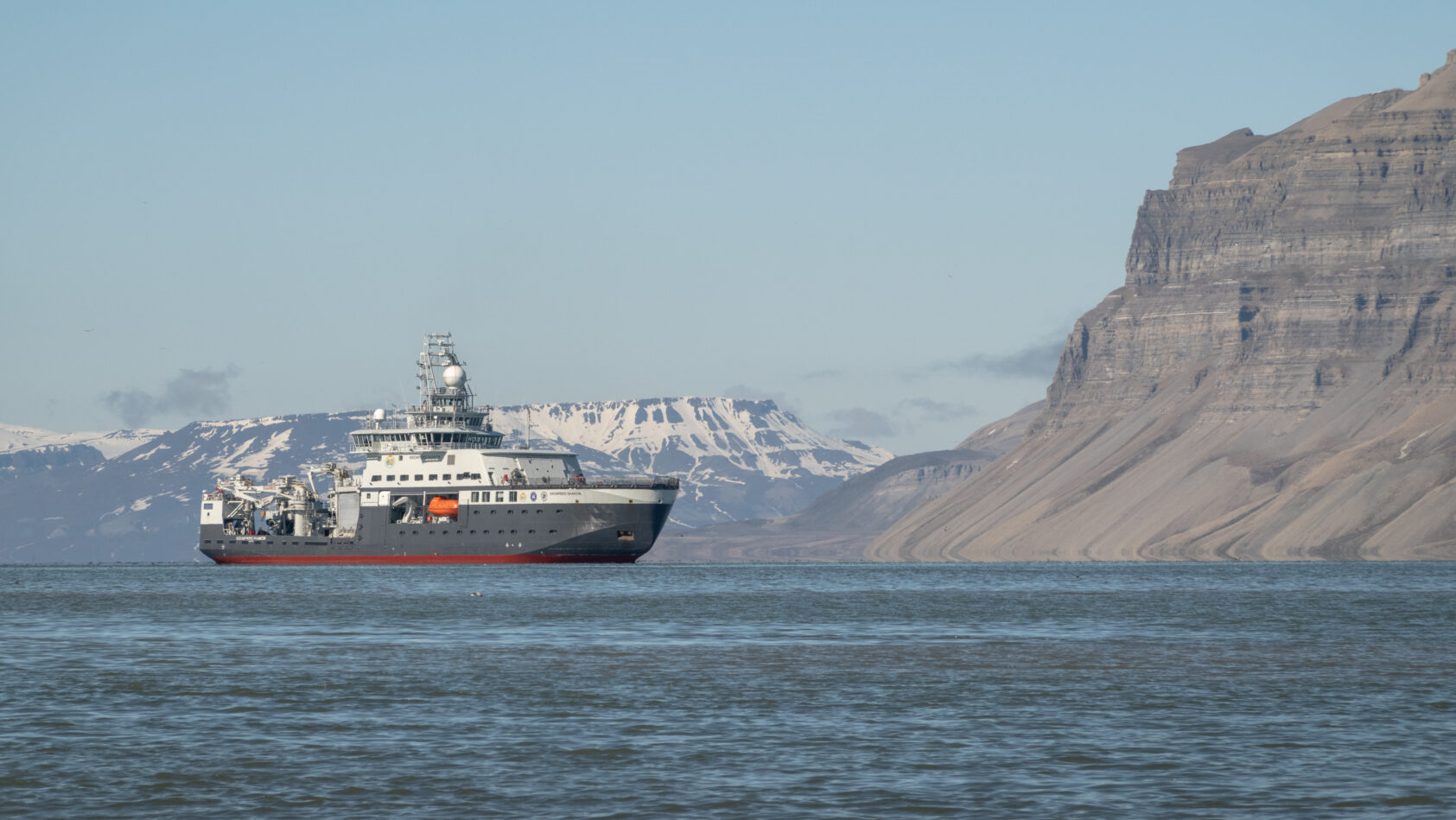Trine Lise S. Helgerud, Norsk Polarinstitutt, Toktbåt Kronprins Haakon som blir basen for forskerene til NORCE og partnerne på GoNorth-toktet fra 14. oktober 2022., Kronprins Haakon foto Trine Lise S Helgerud Norsk Polarinstiuttt, ,