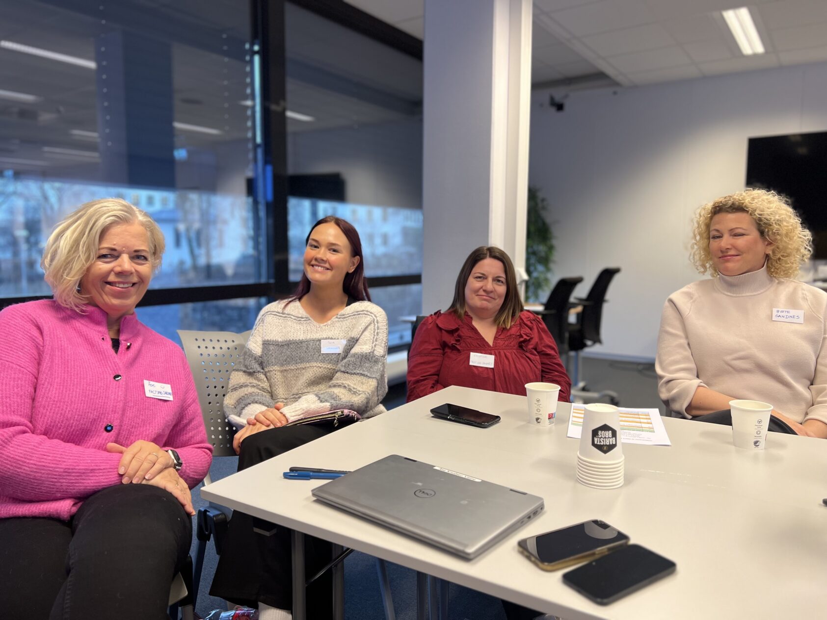 Christina Hauge, ROGALAND: Fact ung Sandnes på plass. Fra venstre: Åse Knudsen Vatne (fagleder), Teia Sand (brukerspesialist), Kristine Lindland (BUP) og Birte Tjelhovd (familieterapeut)., IMG 1158, ,
