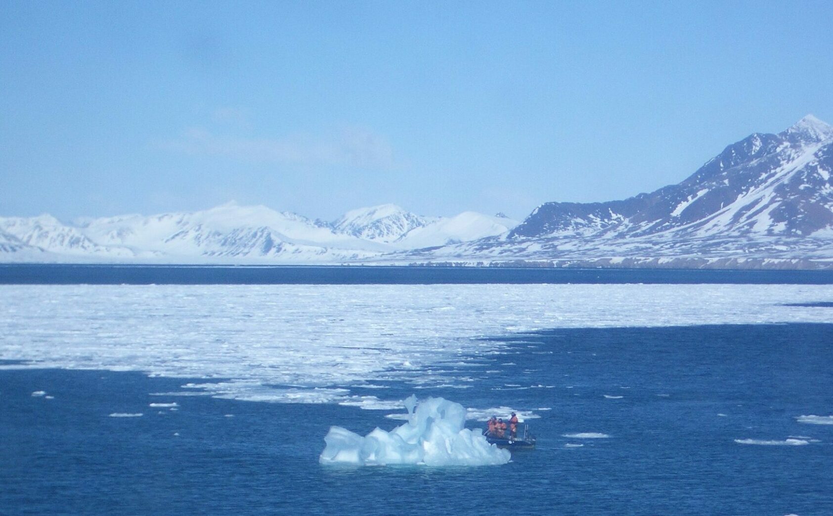 Foto: Gunn Janne Myrseth / NORCE, Svalbard er for mange is, snø og vann. Svalbard er derimot mye mer. Mange naturressurser som må forvaltes riktig. Innlegget i Fiskeribladet tar for seg de mulighetene som ligger her og som NORCE skal forske på., SVALBARD 128, ,