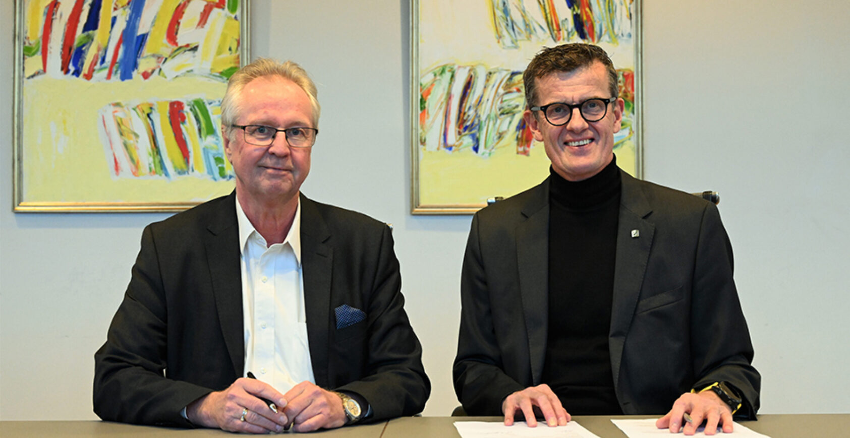 Kristin Horne, UiS., Fra venstre: Thor Arne Håverstad, konstituert konsernsjef i NORCE og Klaus Mohn, rektor ved UiS, har signert ny samarbeidsavtale mellom forskningsinstitusjonene., Thor Arne Håverstad og Claus Mohn intranett foto Kristin Horne, ,