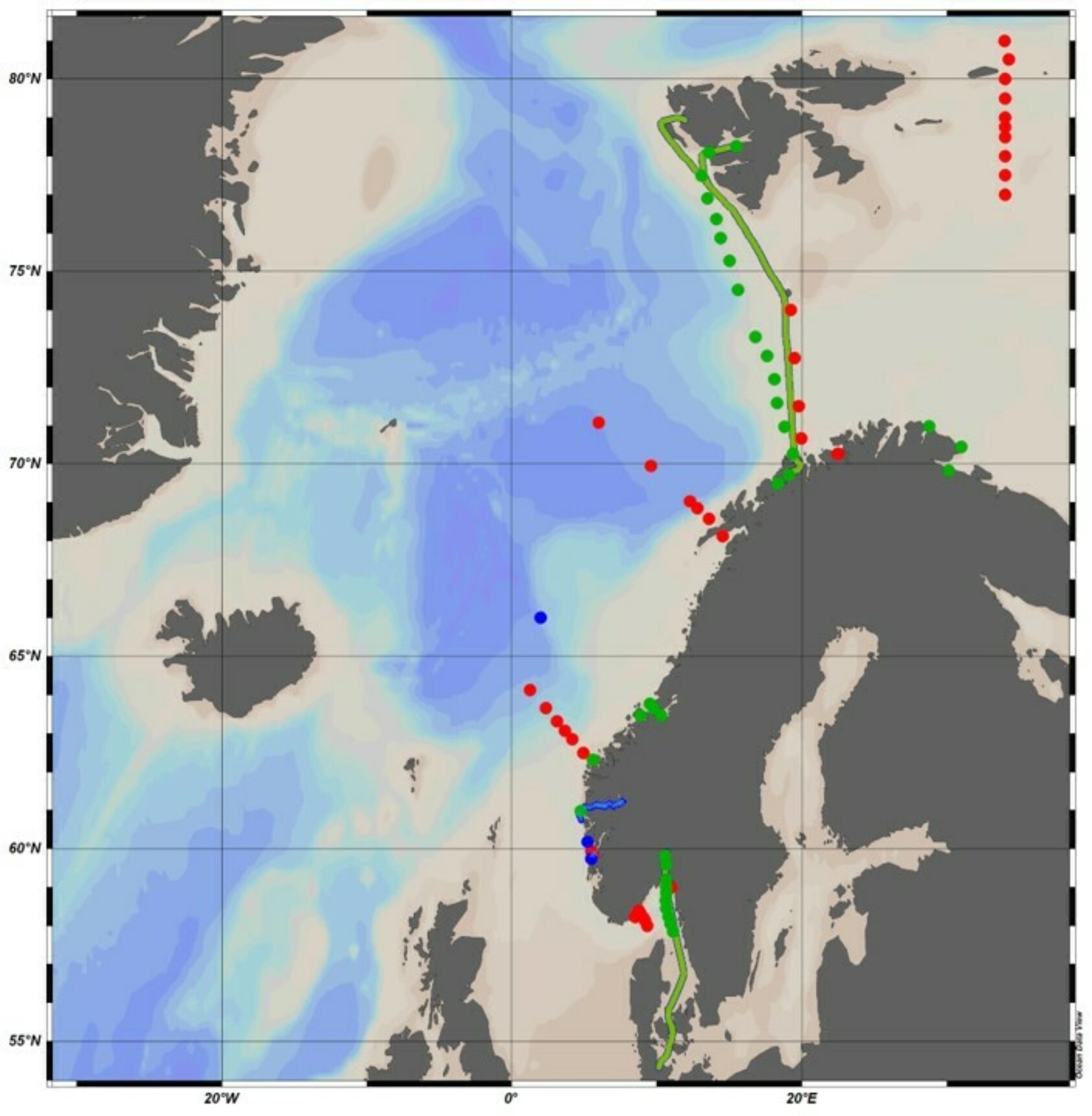 Ingunn Skjelvan, NORCE, Prikkene og strekene er de norske målestasjonene og de blå er det NORCE som har ansvar for. De røde er Havforskningsinstituttet sine og de grønne NIVA., Målestasjoner, , 