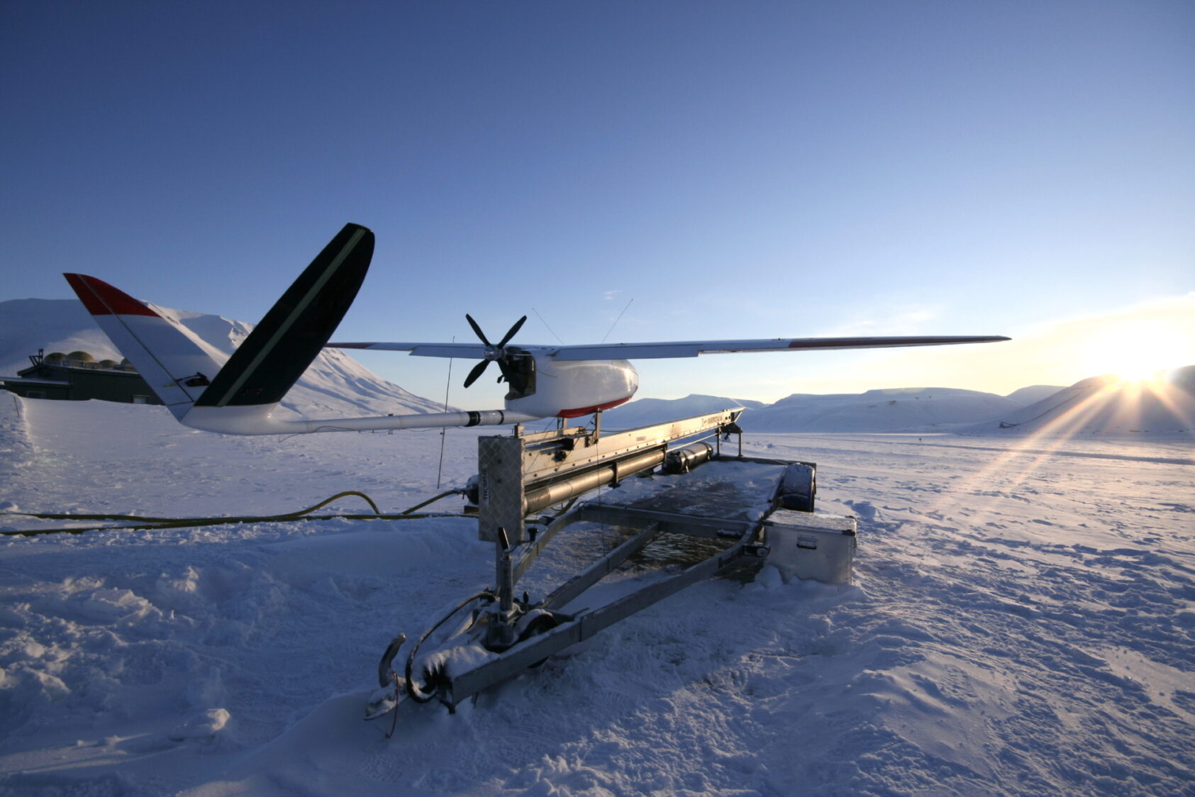 Andreas Tøllefsen, Cryowing Roamer on pneumatic catapult in Adventdalen outside Longyearbyen., Plane on catapult web, , 