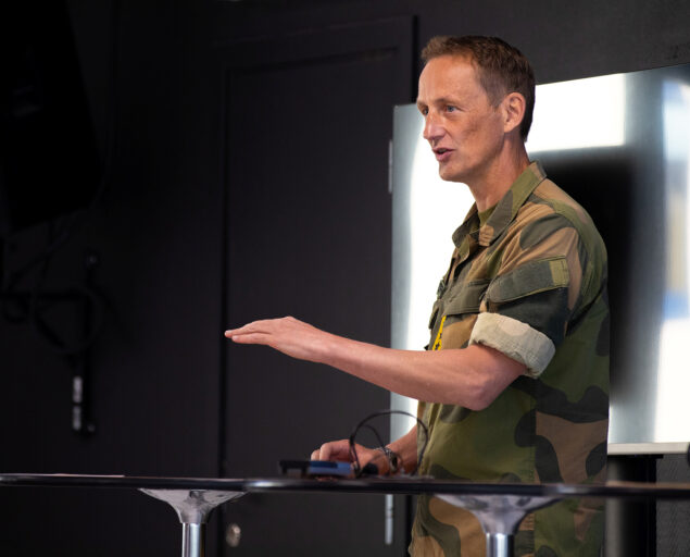 Rune Rolvsjord, NORCE, Forsvarssjef Eirik Kristoffersen på arrangement der NORCE presenterte mulighetsrommet for Nord-Norge når nå 5 prosent av BNP skal gå til styrking av forsvar og i basis norsk infrastruktur i nord., Forsvarssjefen 0929 jpg i Cew u P1 MY Hjnetj QA0 A Rg Ui PM 9 VE, ,