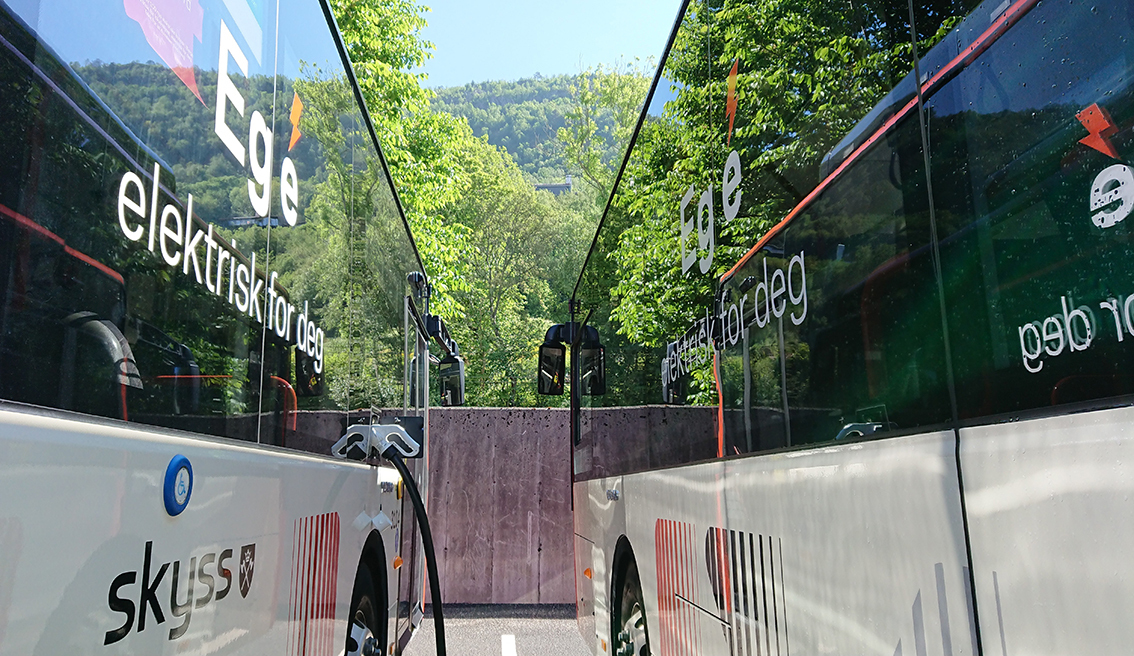 Elbuss lading